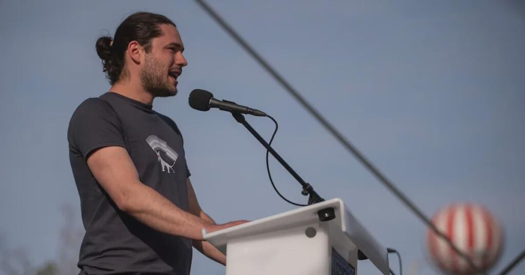 The Dog Party asks its voters not to vote for their candidates individually