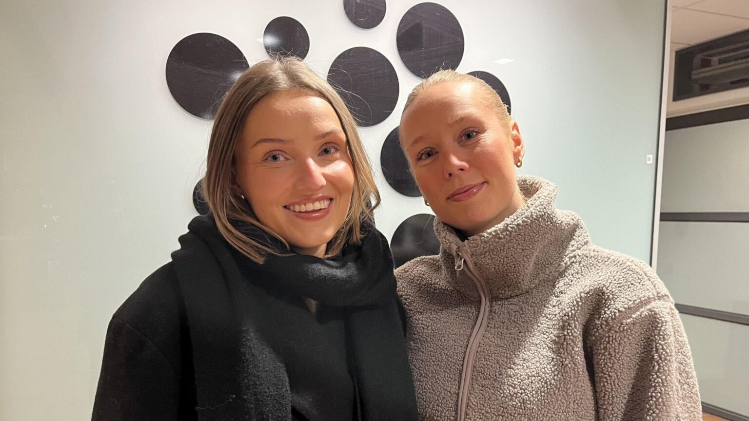 Amanda and Ebba: Porn's fault that young girls want anus surgery - P4 Kronoberg