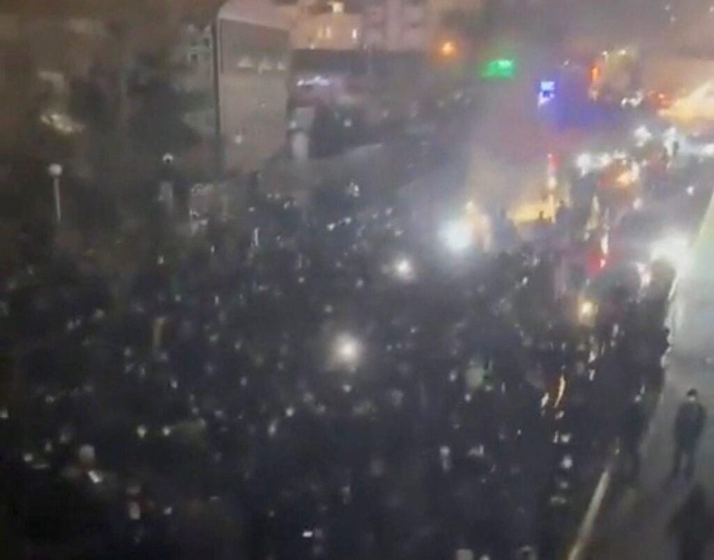 Iran: The regime drowns the protests in blood: Over 500 dead - 10,000 arrested