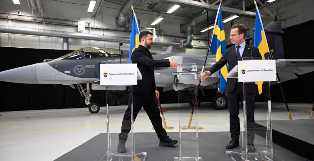 Kristersson: Ready to send Gripen to Ukraine [När en fredsuppgörelse nås]