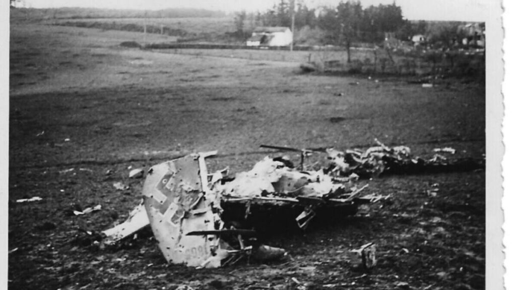Completely destroyed, the remains of a so-called night fighter lay next to the N15 at the end of the war. Decades later, John Derneden begins to search for clues to investigate the fate of the downed German airman.