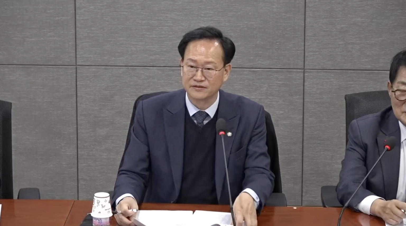 Ruling party launches new committee to support North Korean defectors