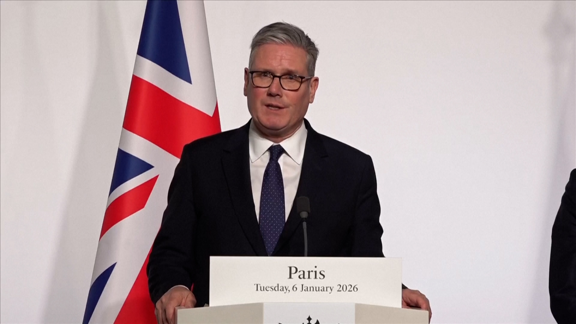 Click to play video: 'Europe prepared to deploy troops in Ukraine to maintain a post-war ceasefire, Starmer says'