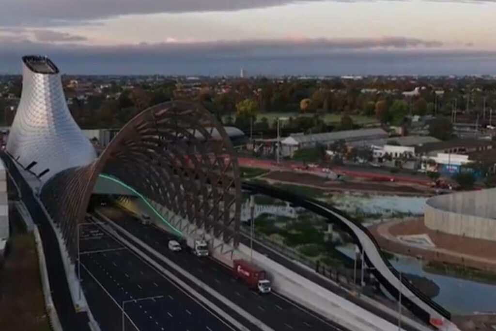 West Gate Tunnel closed due to sprinkler false alarm triggered by hot weather