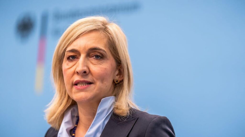 Social security contributions are rising: 50 percent mark possible by 2035