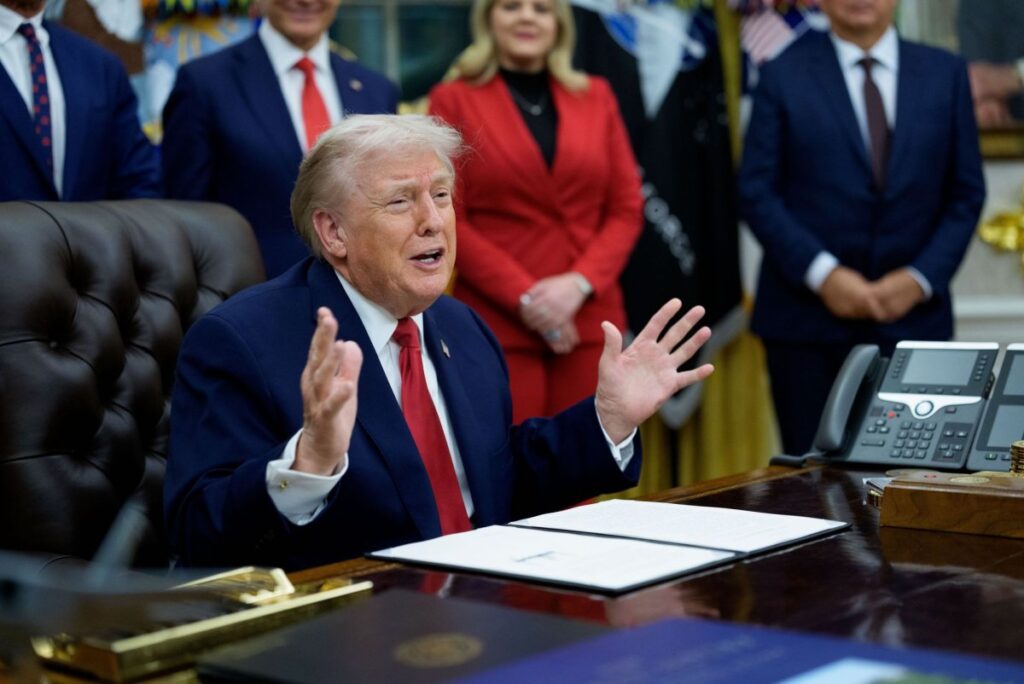 Trump tells Iran ‘no nukes, protester killings’ to avoid U.S. strikes Trump tells Iran 'no nukes, protester killings' to avoid U.S. strikes