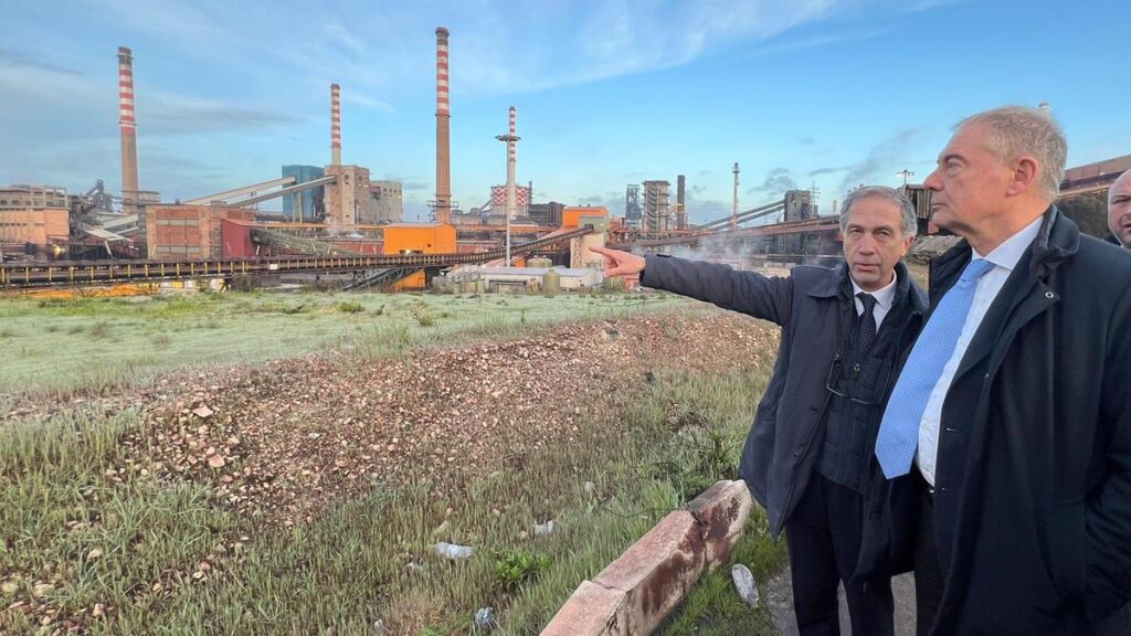 Ex Ilva, asked for 7 billion in compensation from ArcerlorMittal management, very serious accusations: they would have used a unitary, malicious and pre-ordained plan for a systematic extraction of value and the acquisition would never have been aimed at a real industrial relaunch