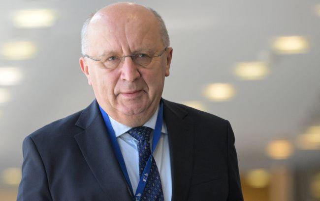 EU weighs replacing US troops with unified European army