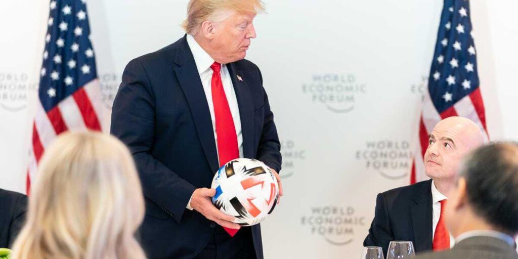 'Cracks beginning to appear' in Trump’s coalition as world 'does business around America'