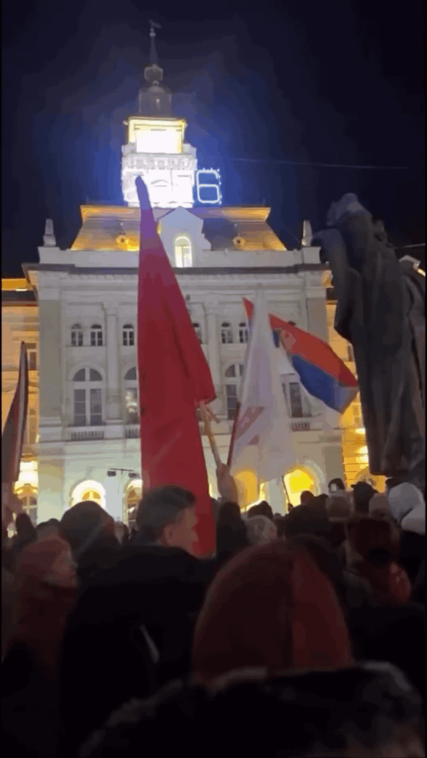Serbia goes out in protest with the Albanian flag