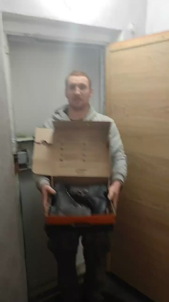 Next week Ukraine will get an Arctic coldfront. It is already freezing and not every defender has adequate winter gear. We got winter boots for this soldier as he did not fit into any issued winter boots. See the comments for how to help provide winter gear to those in the most need.