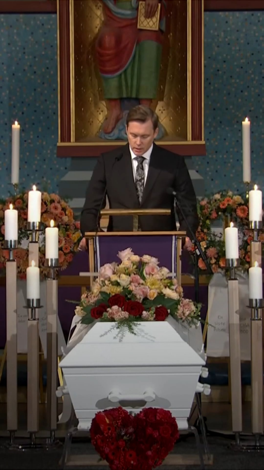 Åge Hareide's son, Bendik Hareide, sends a greeting to Denmark during the funeral in Molde earlier today