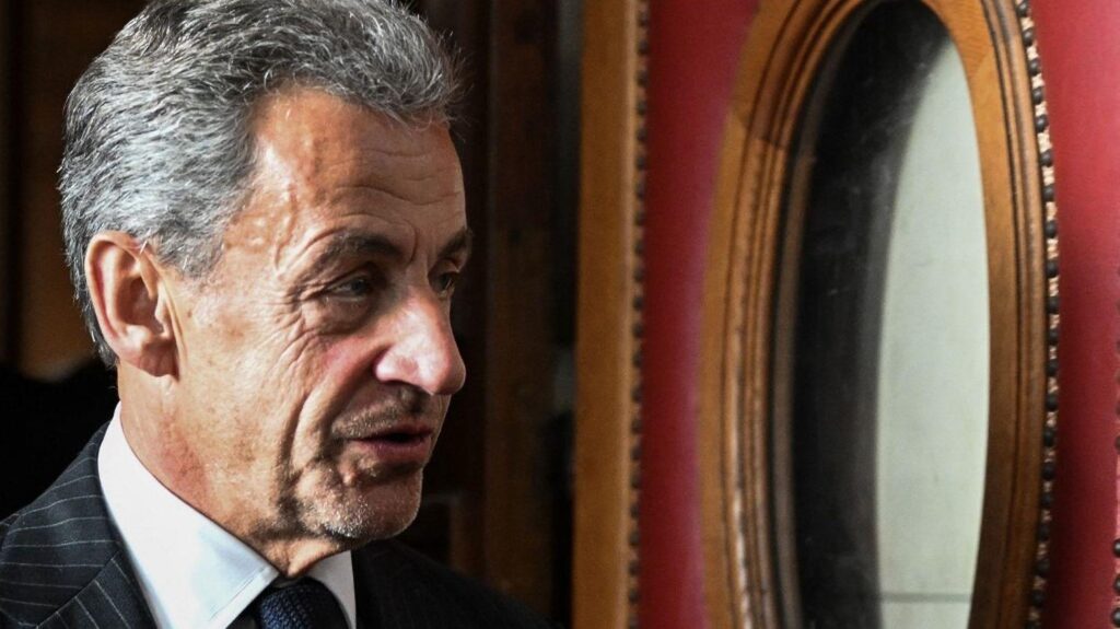 Nicolas Sarkozy initiated proceedings to try to avoid wearing an electronic bracelet