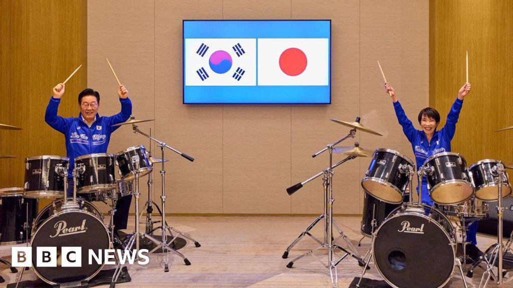 K-pop drum duet caps off Japan and South Korea's diplomatic meeting - BBC News