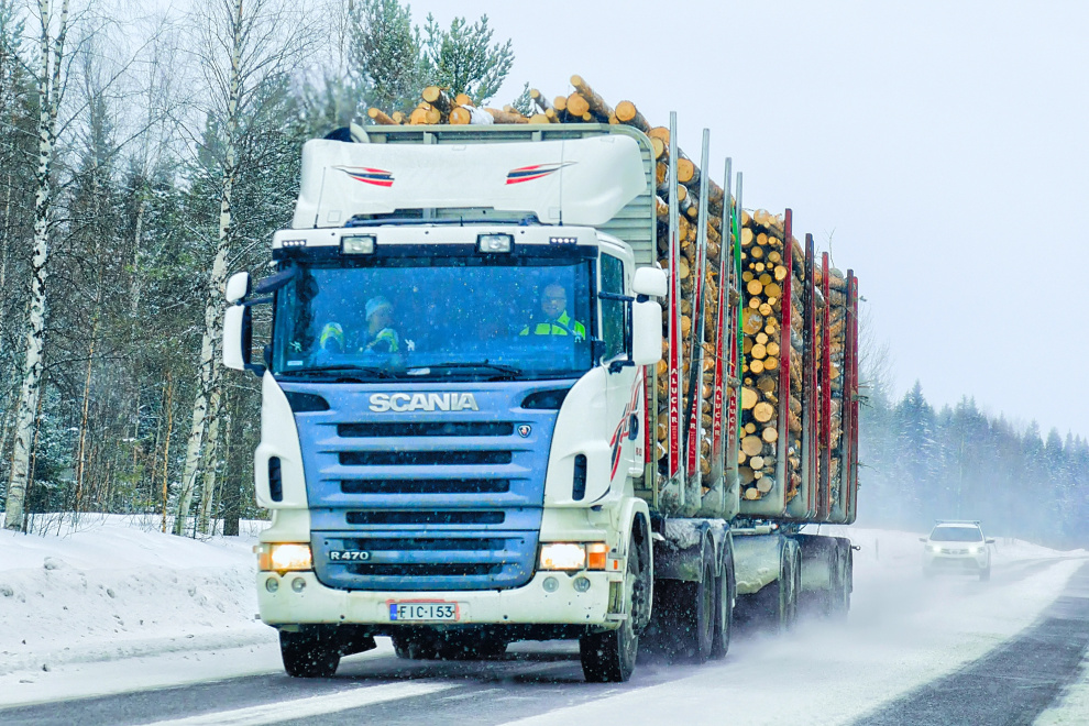 Industrial roundwood purchases in Finland fall 28% in December