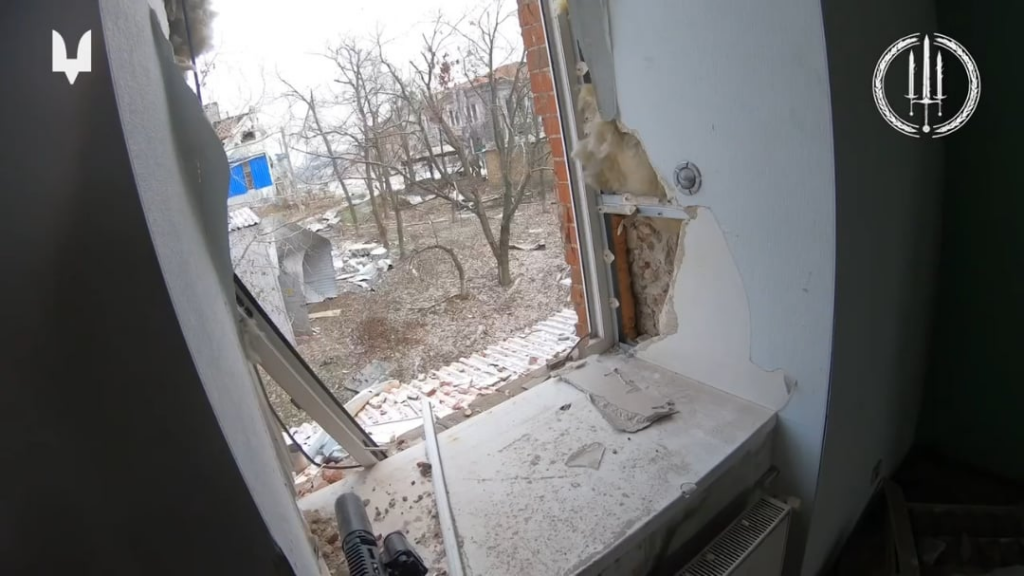 During the reconnaissance of the central part of Kupyansk, a group of the 3rd detachment of the 8th Special Operations Battalion detected a group of Russian occupiers who were holding positions in a destroyed ATB supermarket and a nearby building. (Around December 2025) During the reconnaissance of the central part of Kupyansk, a group of the 3rd detachment of the 8th Special Operations Battalion detected a group of Russian occupiers who were holding positions in a destroyed ATB supermarket and a nearby building. (Around December 2025)