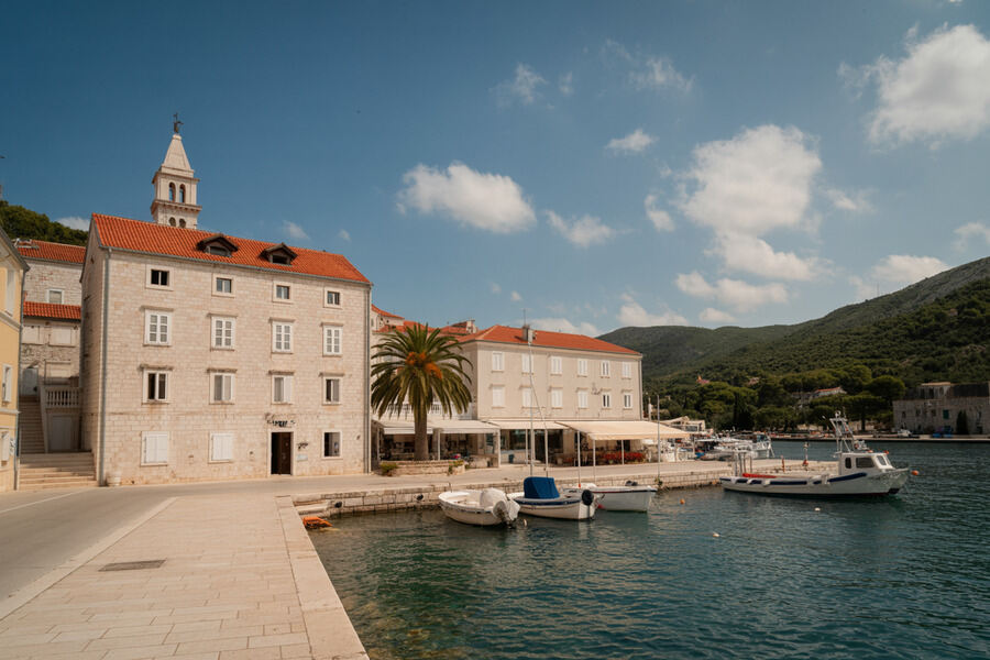 Spain Joins Italy, And Croatia In Accelerating Travel Boom To The US As United Airlines Redraws Its Europe Map With New Direct Flights To Split, Bari, Compostela, And Glasgow This Summer Spain Joins Italy, And Croatia In Accelerating Travel Boom To The US As United Airlines Redraws Its Europe Map With New Direct Flights To Split, Bari, Compostela, And Glasgow This Summer