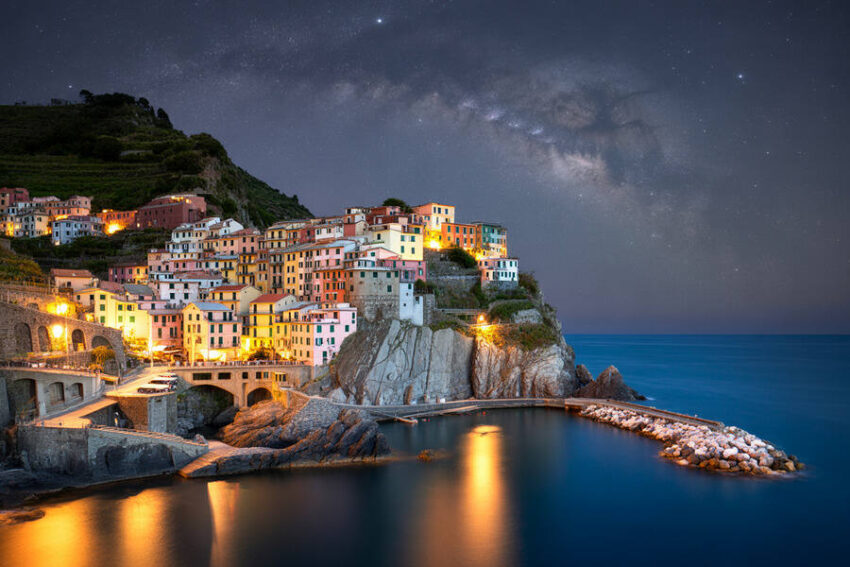 A-nighttime-photograph-of-manaro - travel and tour world