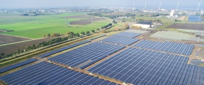 Trump Slashes Clean Energy Loans, Bets Big on Gas and Nuclear