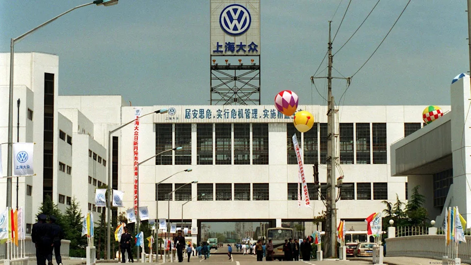 VW's joint ventures with SAIC Motor and FAW Group required technology transfer that boosted China's automotive know-how<span class="copyright">Hollemann/dpa/picture alliance</span>
