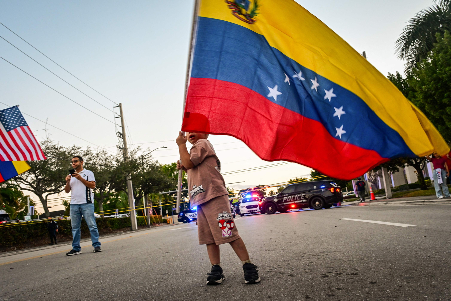 Opponents of ousted Venezuelan President Nicolas Maduro demonstrate in Doral, Florida on Jan. 4. [YONHAP] 