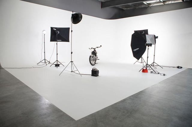 Does anyone have a video recording studio in Pristina? Thanks!