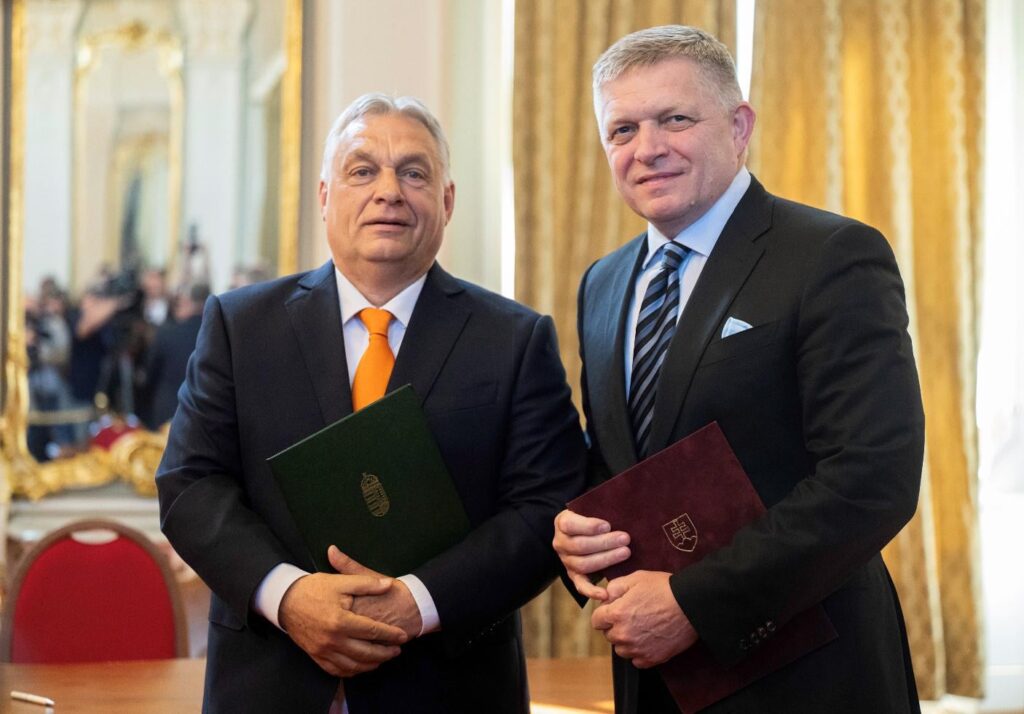 According to Péter Magyar, Orbán's cars were waiting for Fico at the border in case his pre-trial detention is ordered in 2022