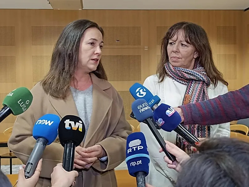 The Minister of Justice, Rita JĂºdice, and Teresa Leal Coelho, Help UA.PT ambassador, in an interview with journalists