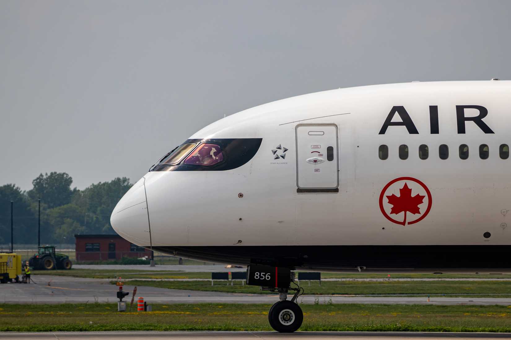 Air Canada Boeing 787-8 taxiing