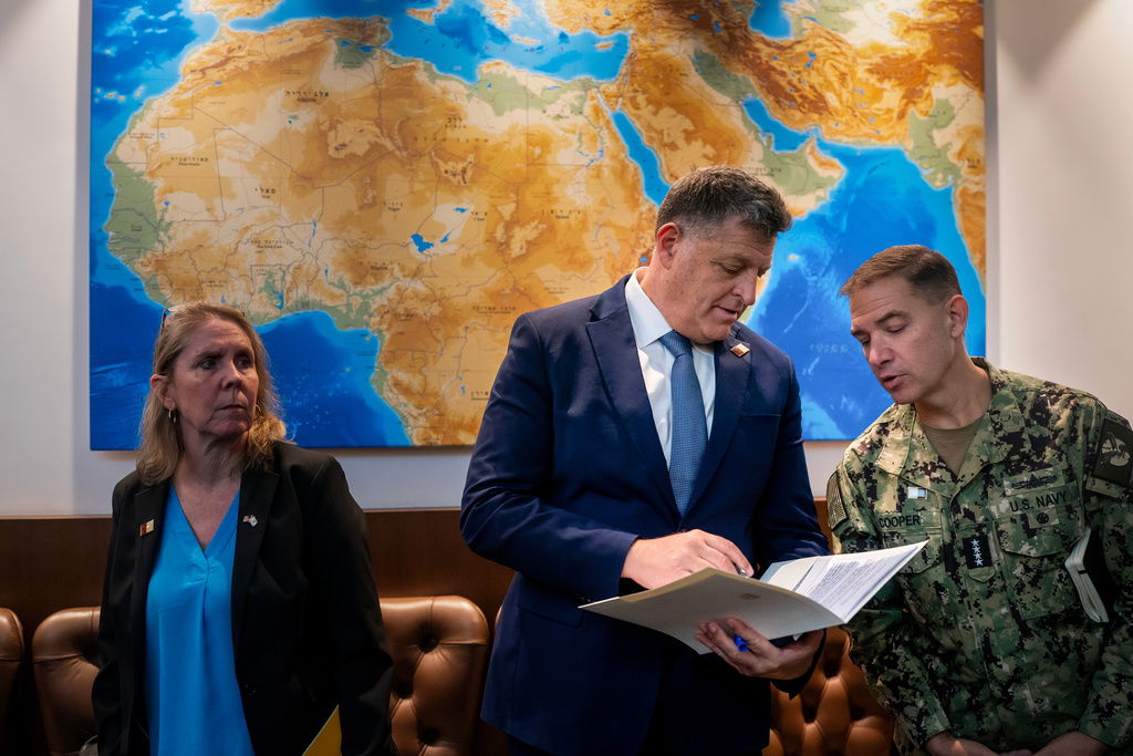 Trump Warns Iran Time Running Out for Deal as US Military Readies; Final Israeli Hostage Laid to Rest