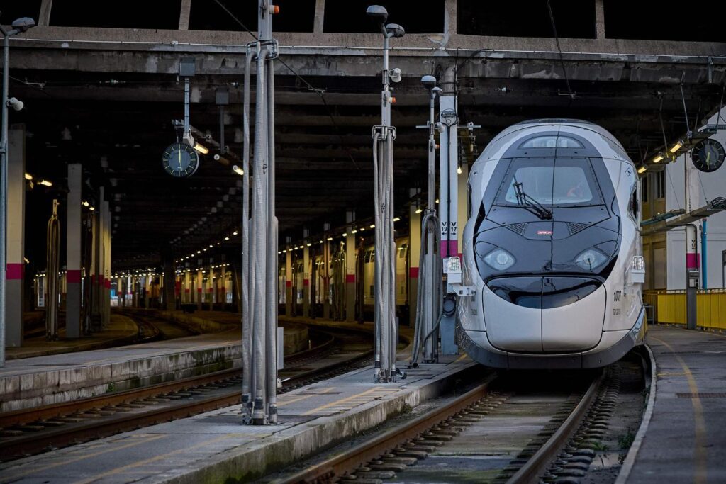 Question from a curious Quebecer: why choose English words at every opportunity? Why does this article not have the title “Child-free spaces” at the SNCF?