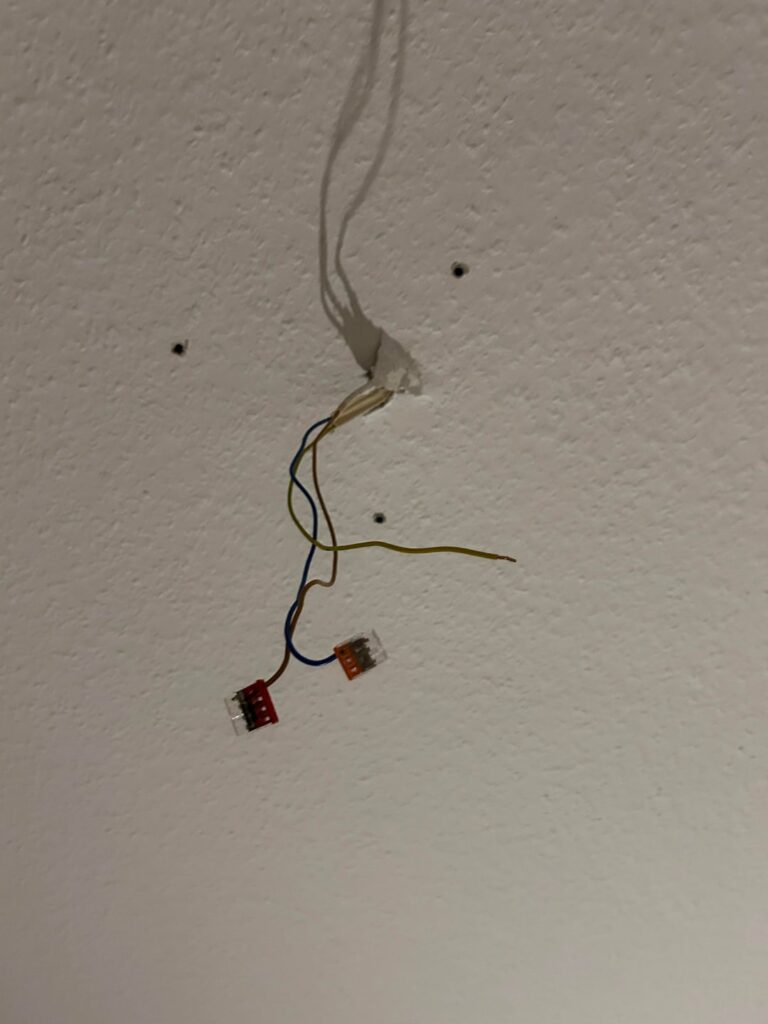 The light on my ceiling broke and wont turn on