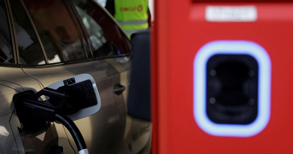 Norway zips ahead in EV race as car sales hit 96% electric