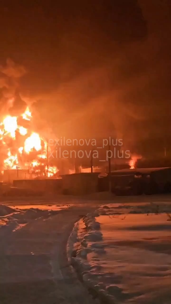 Strong fire on the territory of the Russian oil depot in Lipetsk region after tonight’s Ukrainian strikes