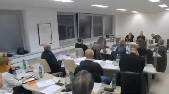 A councilor hit the deputy mayor at a municipal meeting in Radenci.