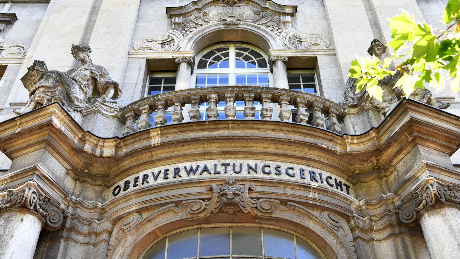 Right-wing extremism – OVG Berlin-Brandenburg confirms ban on student internships for AfD members of the Bundestag Right-wing extremism - OVG Berlin-Brandenburg confirms ban on student internships for AfD members of the Bundestag