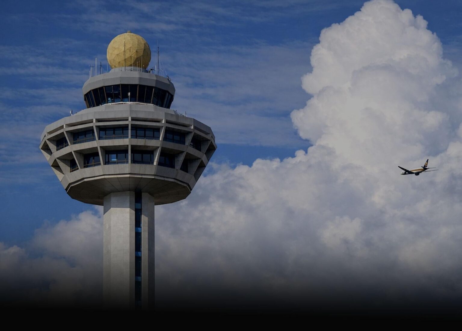 Direct award of 300,000 euros after "Waterloo in the air" • The carousel of incompetence of the Ministry of Transport and the administration of the Civil Aviation Service (CAA) and the disappearance of the Athens FIR from the world aviation map for 12 hours on Sunday 4 January 2026