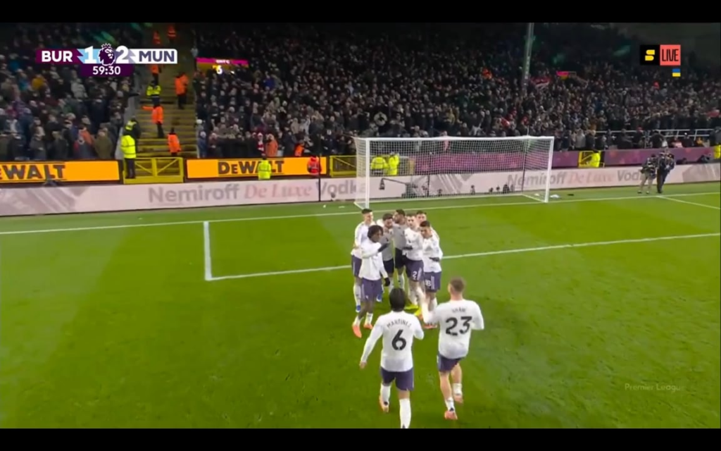 Wholesome moment as Sesko is surprised by the strength with which Martinez slaps his face 🤣
