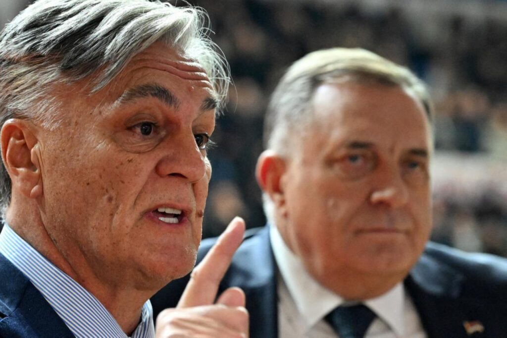 Photo shows Milorad Dodik (R), former president of Republika Srpska and leader of the SNSD party (Alliance of Independent Social Democrats), and presidential candidate Sinisa Karan (L) attending a pre-election rally in the town of Foca in eastern Bosnia and Herzegovina on Nov. 13, 2025. (AFP Photo)