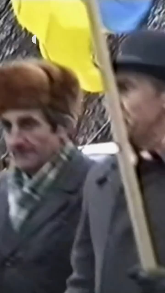 🇺🇦 1990. The USSR still exists. Ukrainians, singing songs about Ukraine’s independence, joined hands in a living chain from Lviv to Kyiv. Just imagine it… 600 km of people standing hand in hand