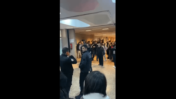 In the murder case of Hakan Çakır, who was stabbed to death while trying to protect his sister and mother, slogans were chanted in favor of the murderers in the courthouse.