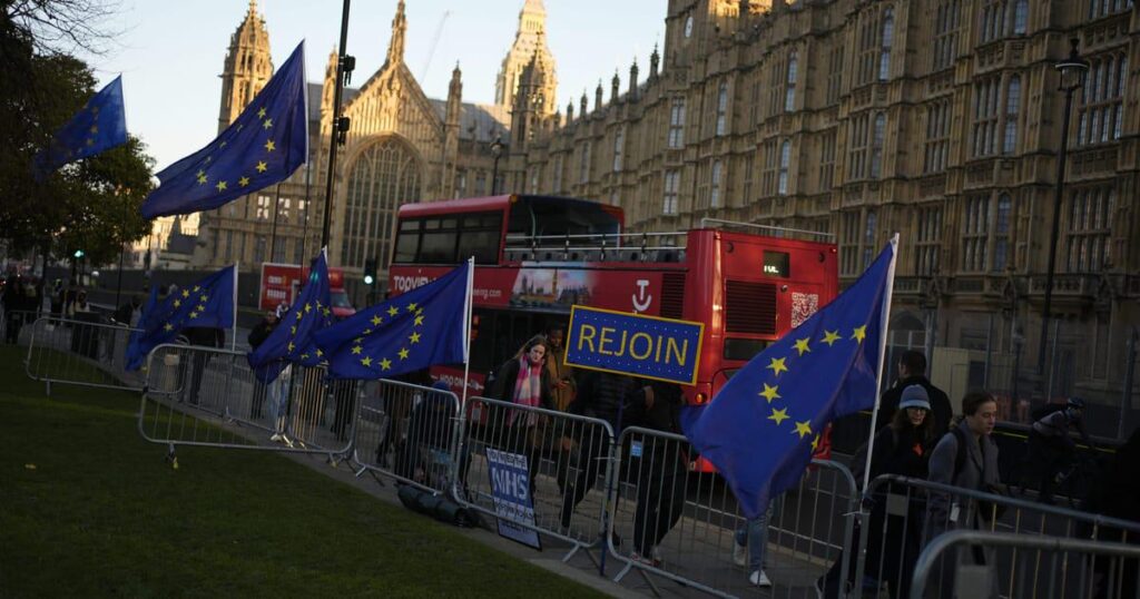 UK readies bill to move closer to EU