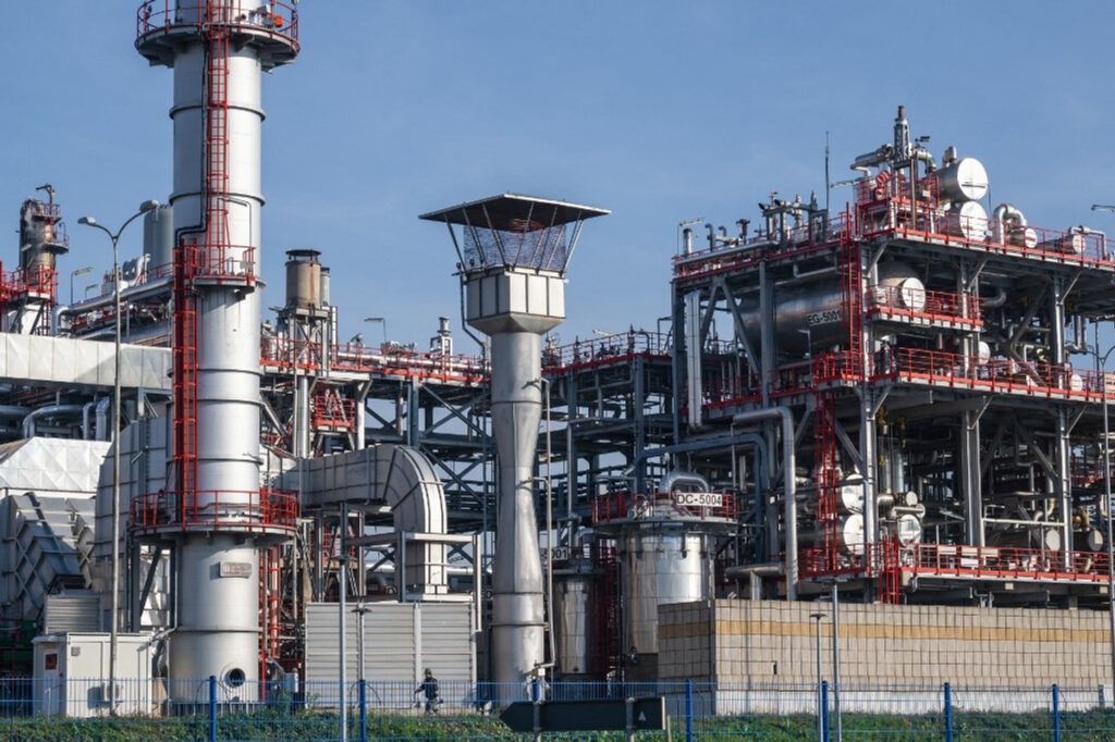 Serbian President Hopes for Quick Sale of Russian-Controlled Oil Firm