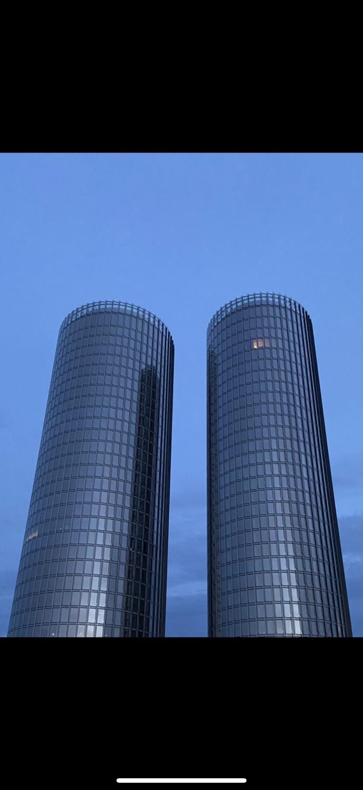 Does this person feel lonely?