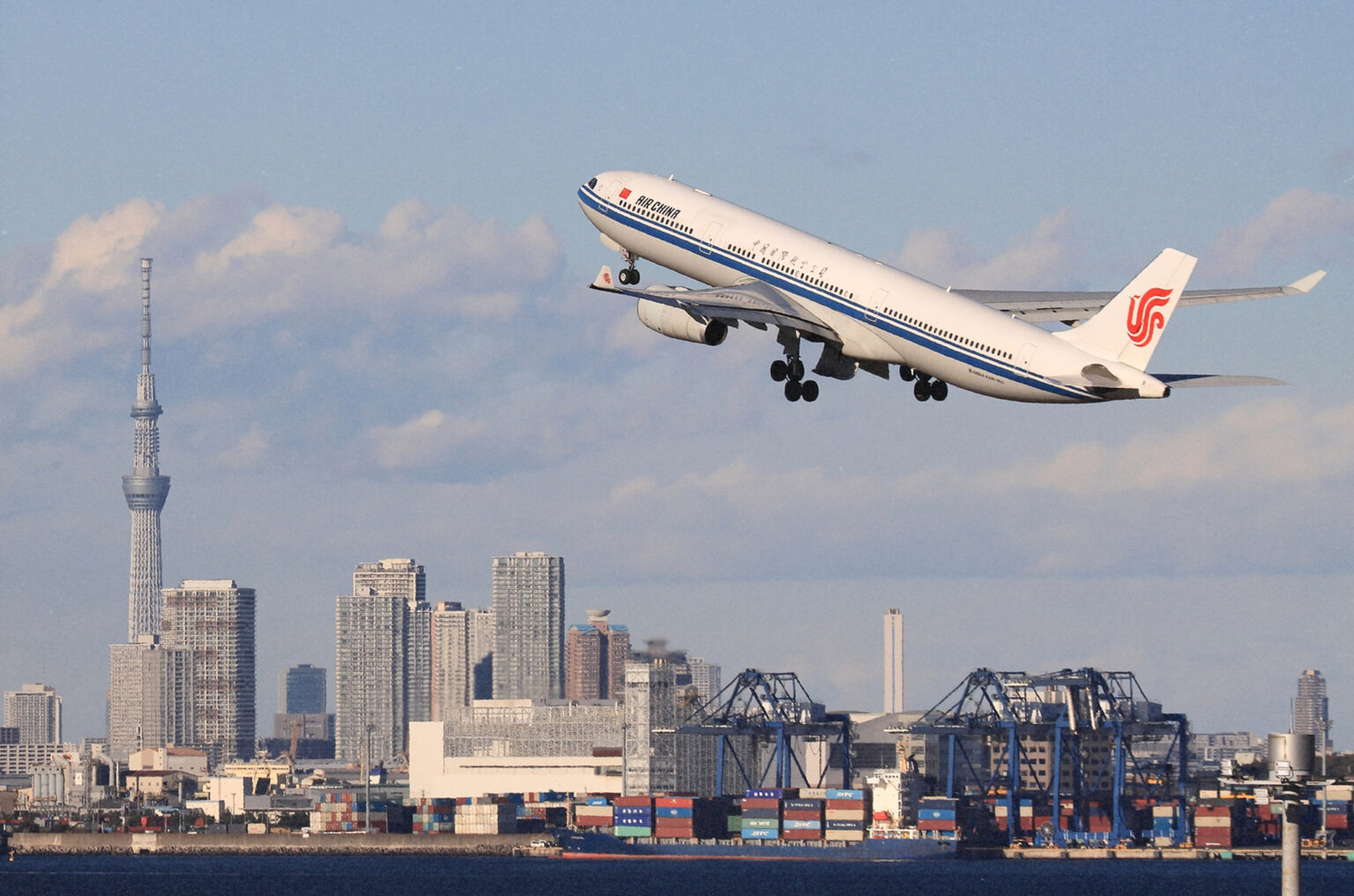 Chinese Airlines Cancel Flights on 49 Routes to Japan