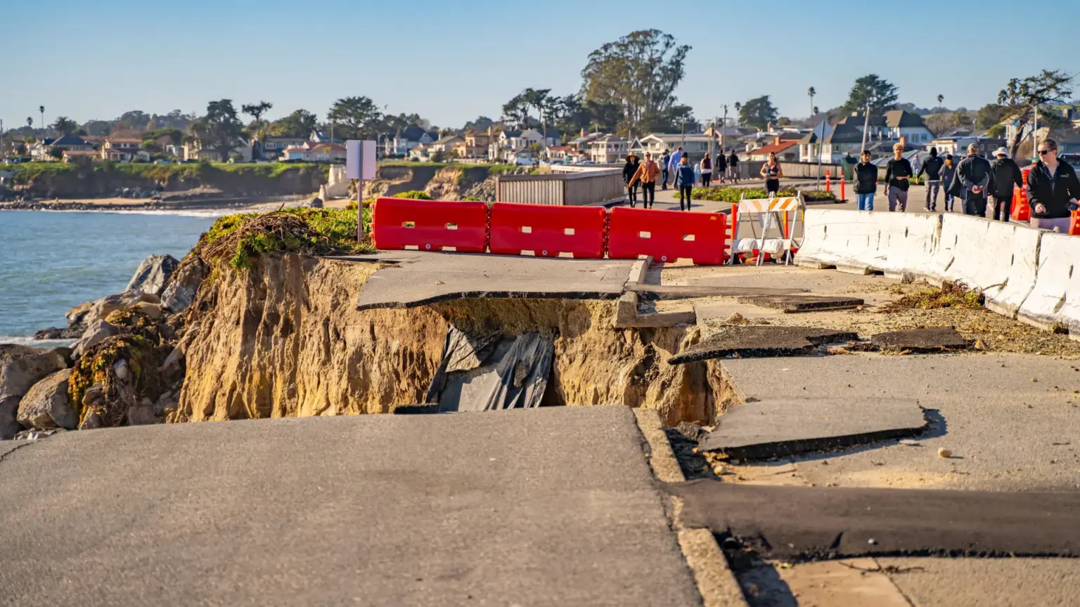 Tiny earthquakes are revealing a dangerous secret beneath California Tiny earthquakes are revealing a dangerous secret beneath California