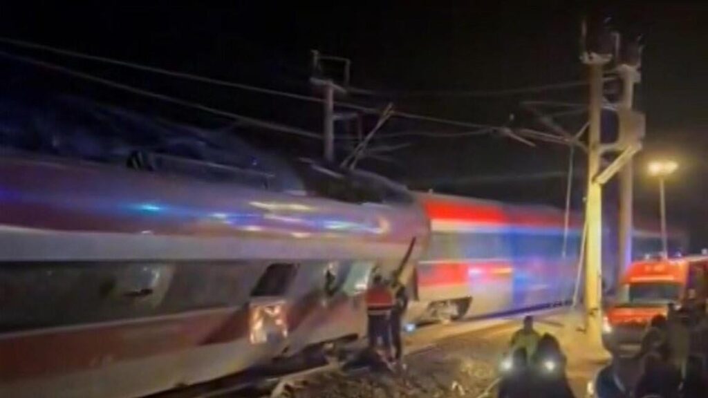 Two high-speed trains derail in Spain, at least 10 dead and 100 injured - Europe - Ansa.it