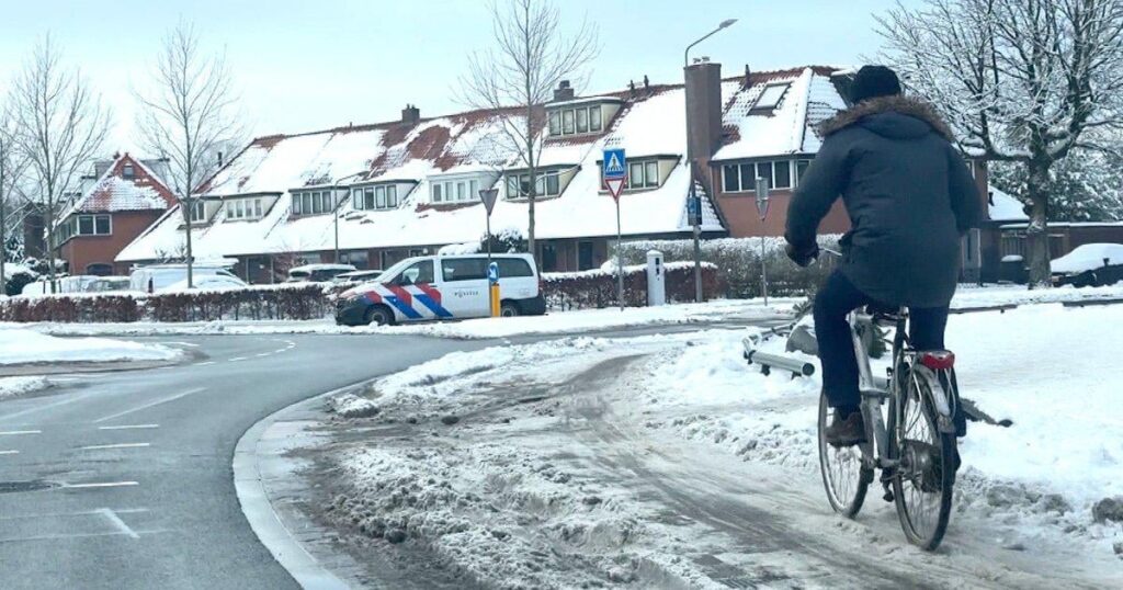 Why cycle paths are often not free of snow and how this can be improved: 'Policy still too focused on cars'