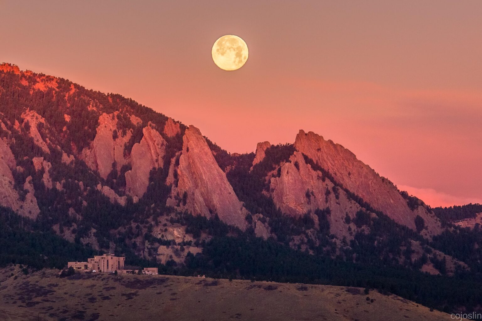 This morning's Wolf Moon over the flatirons in Boulder