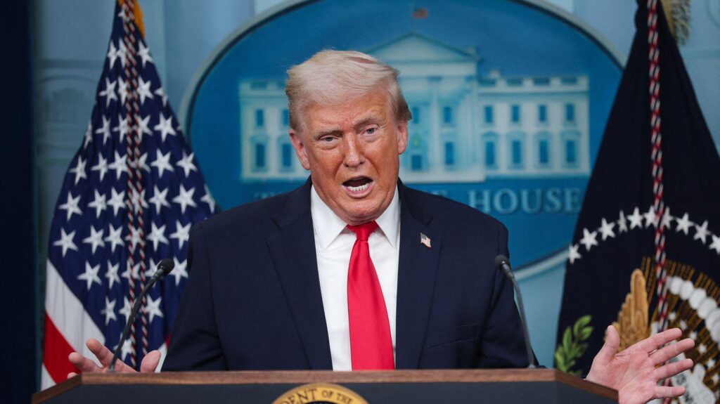 Tensions between the United States and Europe: “You will see,” answers Donald Trump to the question “How far will you go to acquire Greenland?”